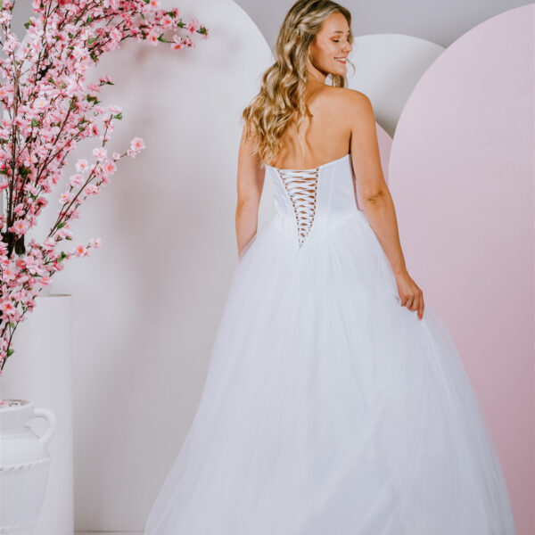 Sweetheart neckline debutante gown