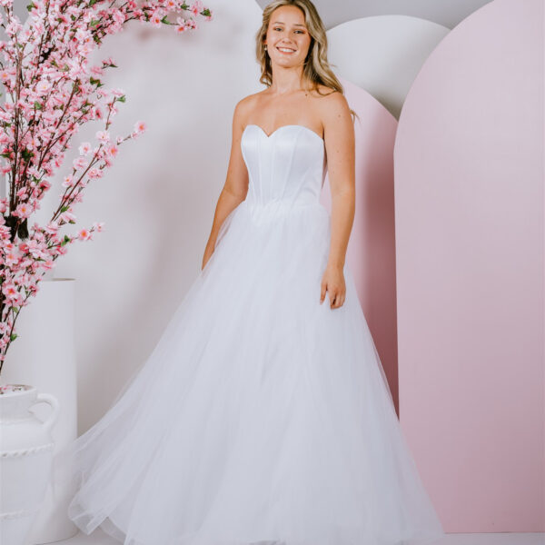 Sweetheart neckline debutante gown